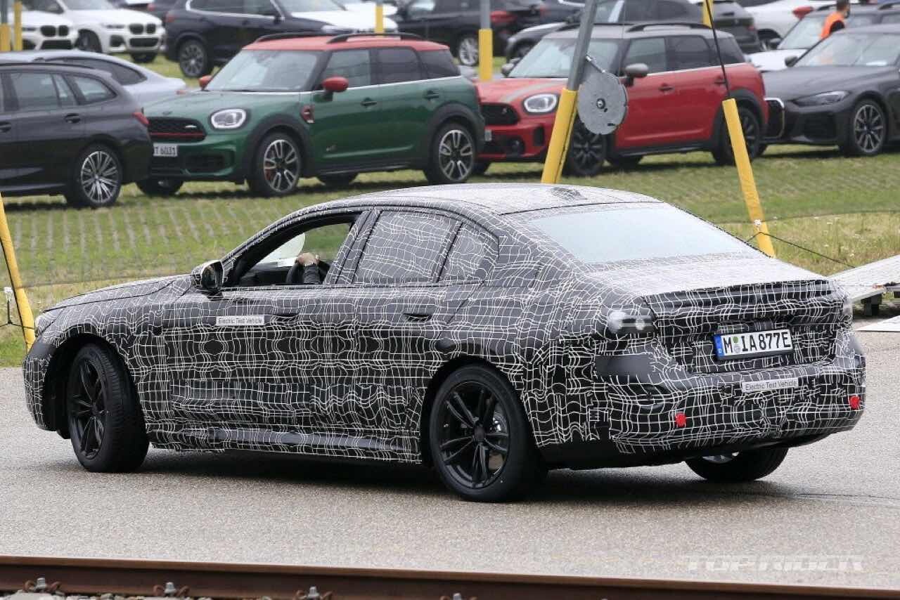BMW 5시리즈 풀체인지 고퀄리티 예상도  이미지3