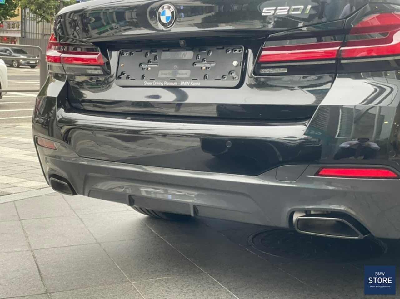 BMW 520i 블랙수트 에디션 실사  이미지3
