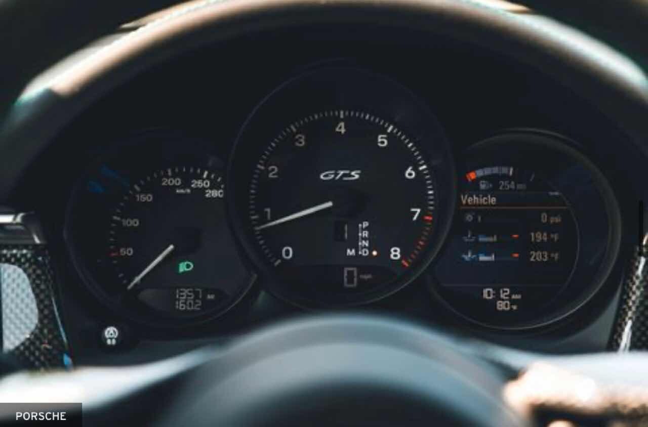 Porsche—요즘 꽂혀 있는 2022 마칸 이미지5