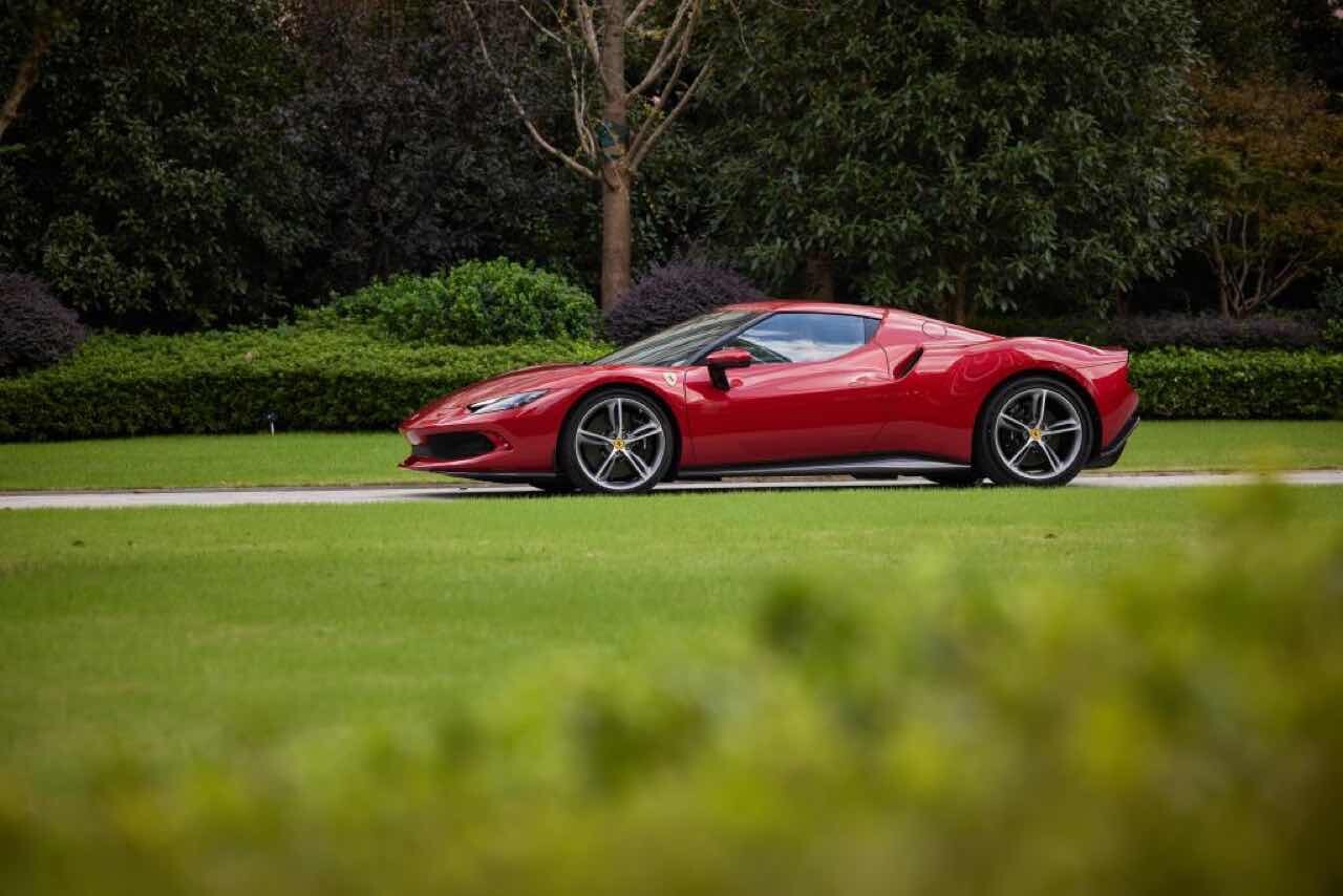 [신차 사진] 페라리 296 GTB  이미지1