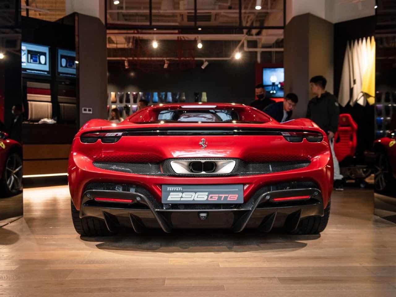[신차 사진] 페라리 296 GTB  이미지20
