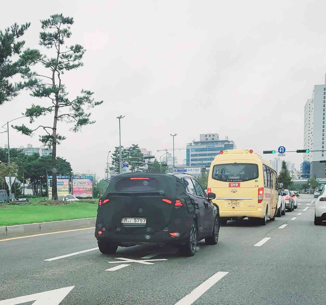 ? 어제본 위장막 차량 게시글 썸네일