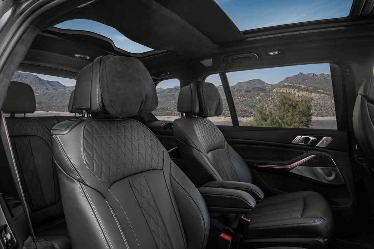 BMW X7 LCI (페이스리프트) 공개! (사진 많음)  이미지26