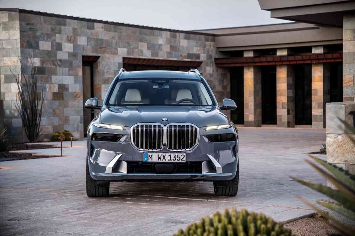 BMW X7 LCI (페이스리프트) 공개! (사진 많음)  이미지48