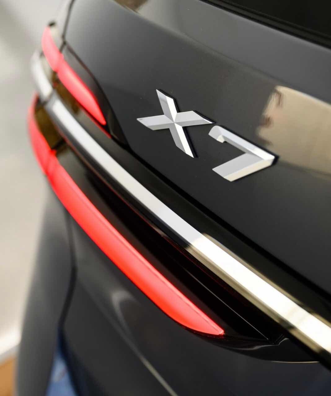 BMW X7 페이스리프트 전시장 사진  이미지5