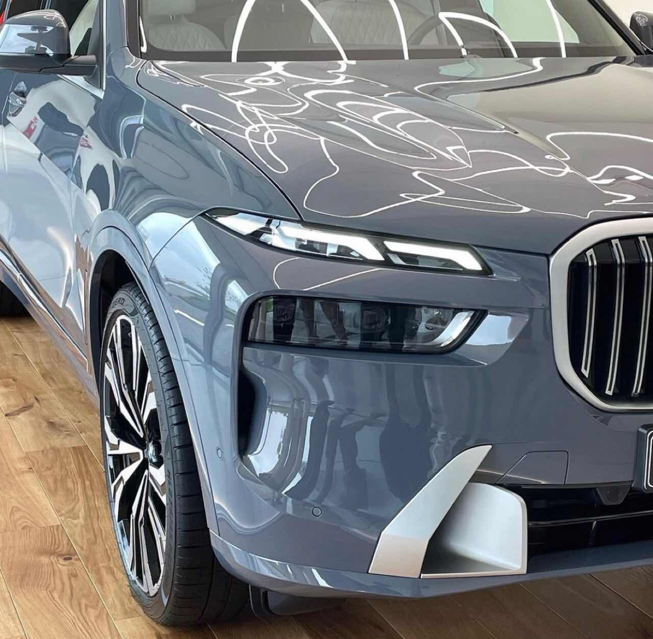 BMW X7 페이스리프트 전시장 사진  이미지2
