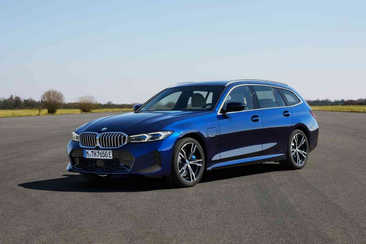 BMW 3시리즈 투어링 LCI 공개  게시글 썸네일