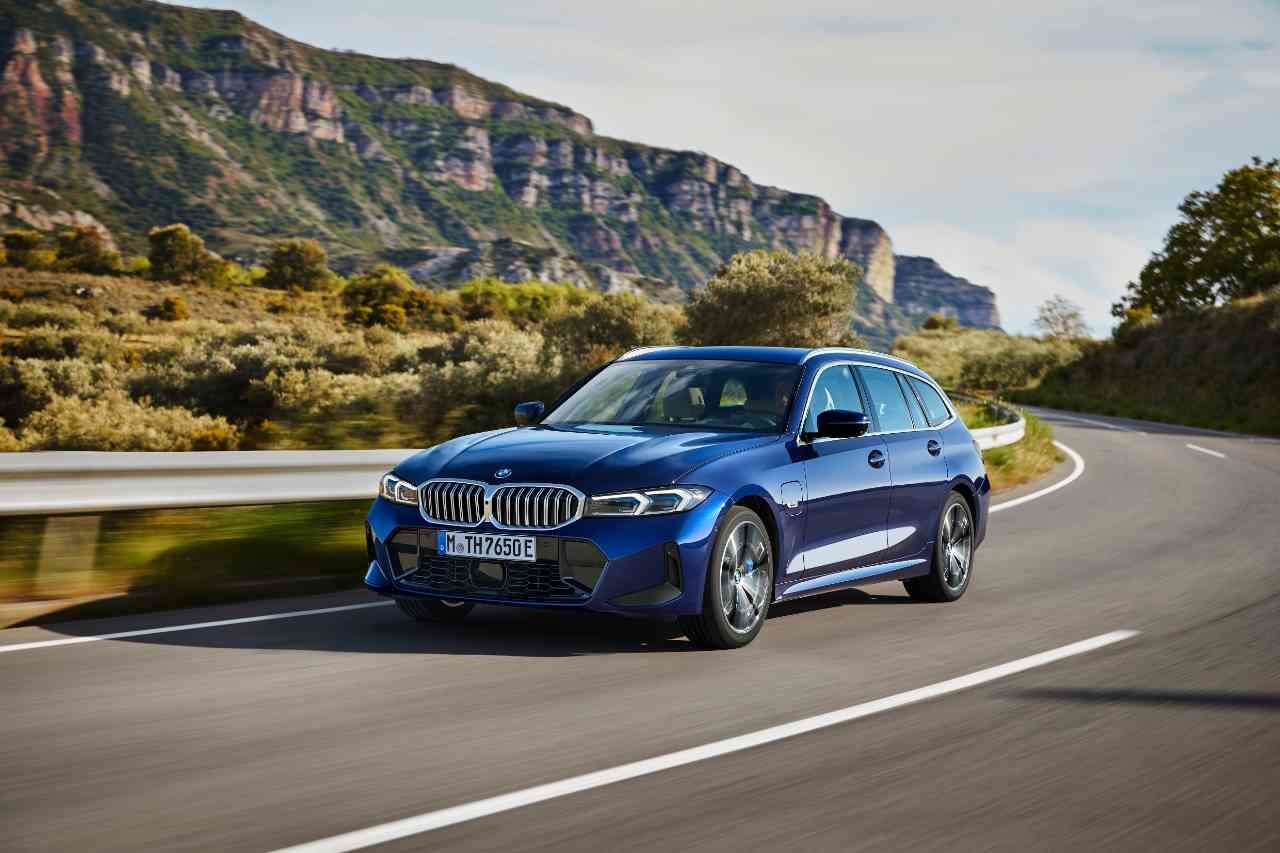 BMW 3시리즈 투어링 LCI 공개  이미지3