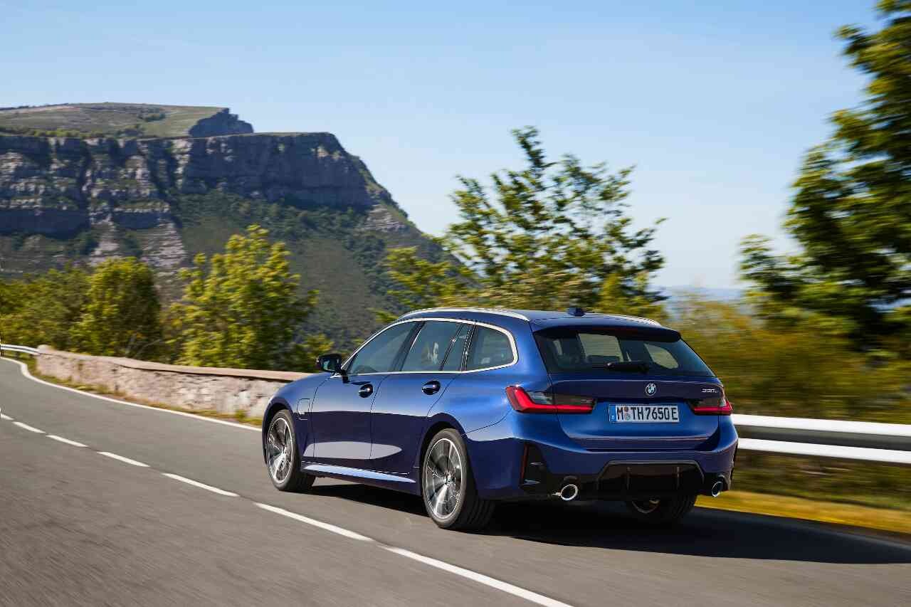 BMW 3시리즈 투어링 LCI 공개  이미지12