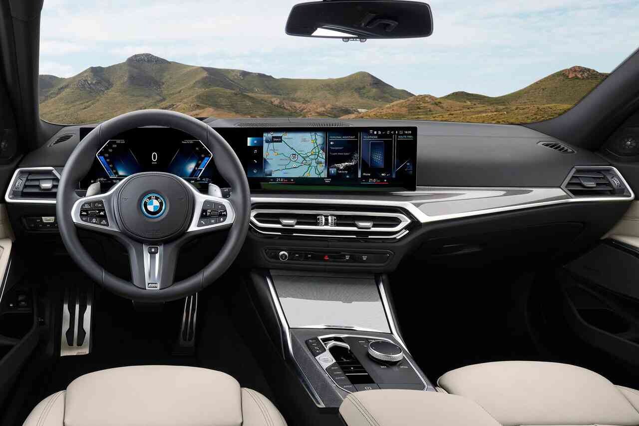 BMW 3시리즈 투어링 LCI 공개  이미지30