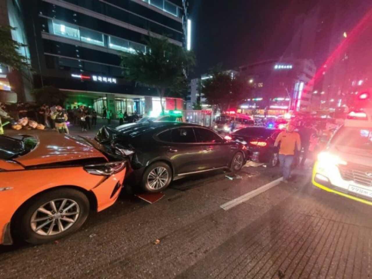 어제자 강남 언주역 10중추돌 현장사진 이미지4