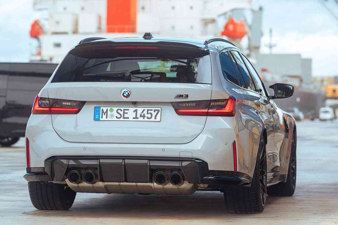아빠의 마음을 설레게 할 신형 BMW (데이터 주의)  이미지24