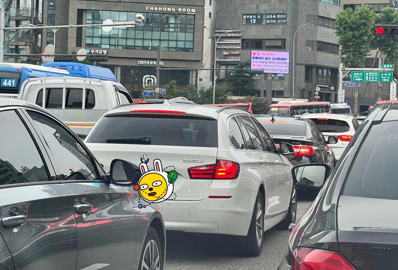 정말 보기힘든 BMW를 봤네요.  게시글 썸네일