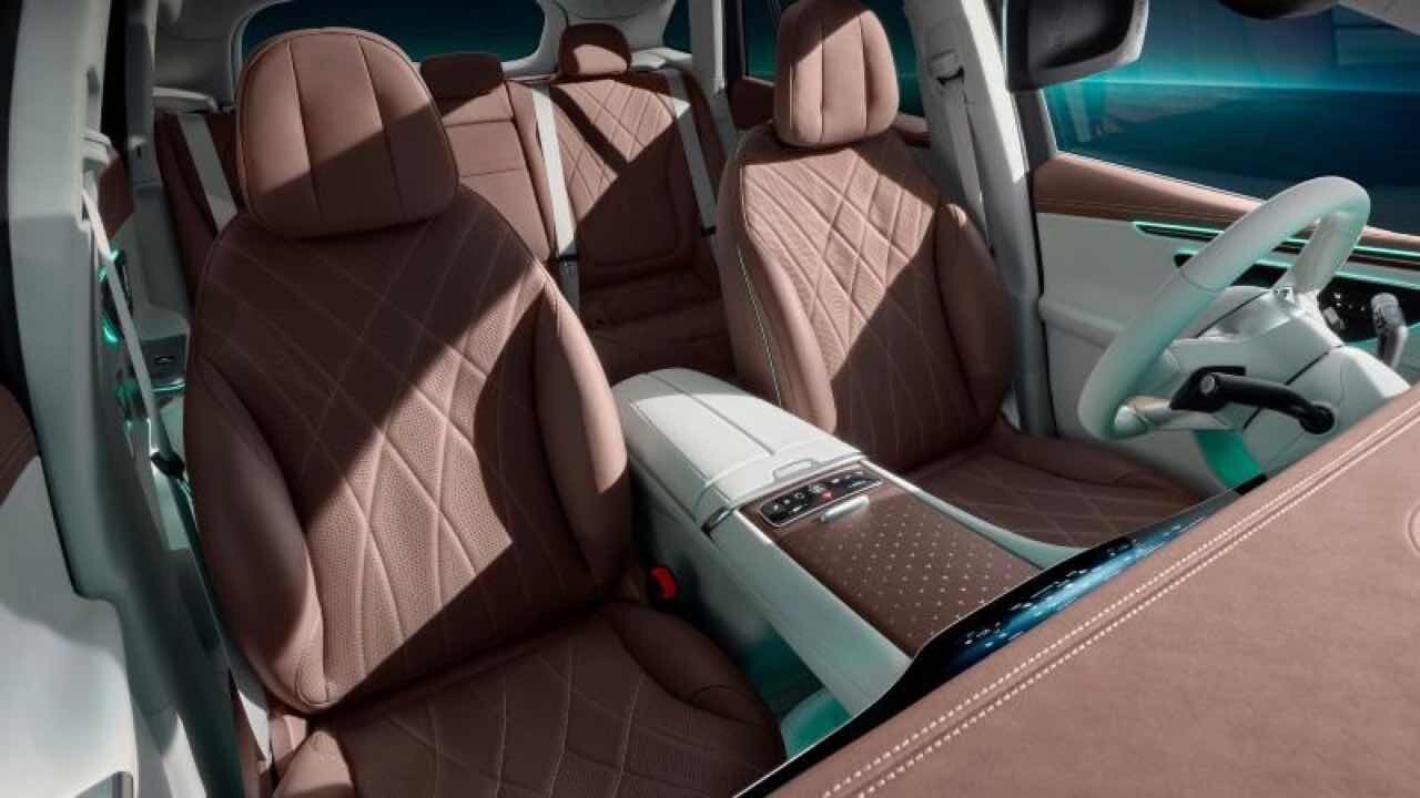 2023 벤츠 EQE SUV 인테리어 이미지4