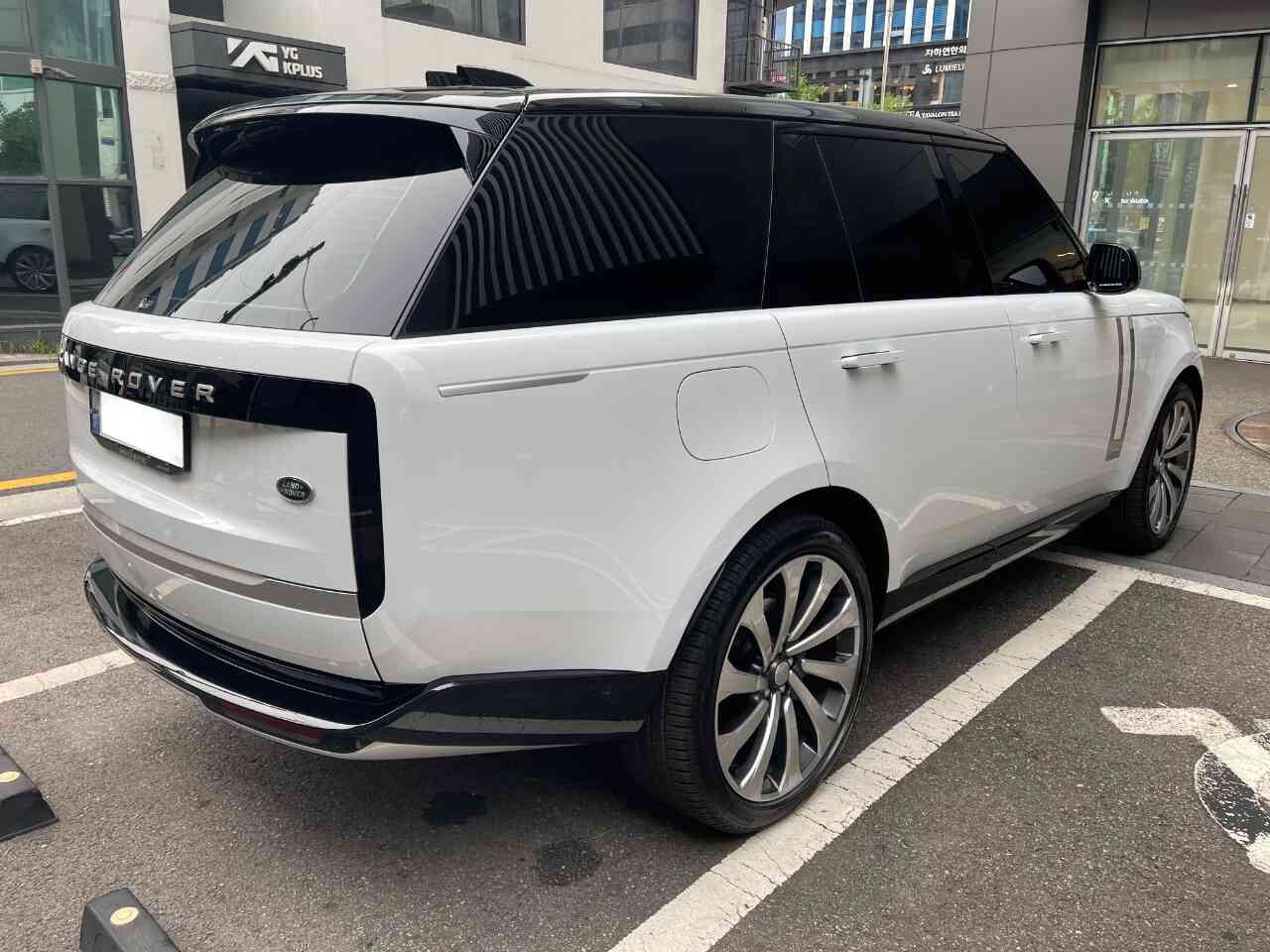 랜드로버 레인지로버 풀체인지 전시차 이미지2