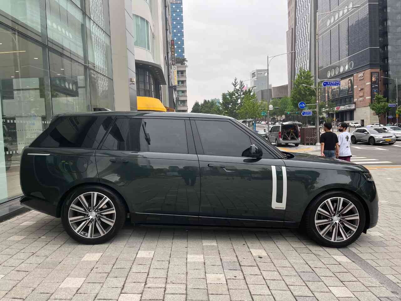 랜드로버 레인지로버 풀체인지 전시차 이미지11