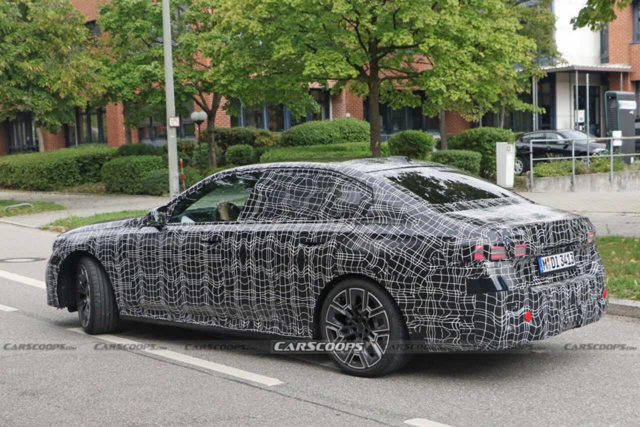 BMW 5시리즈 풀체인지 스파이샷  이미지7