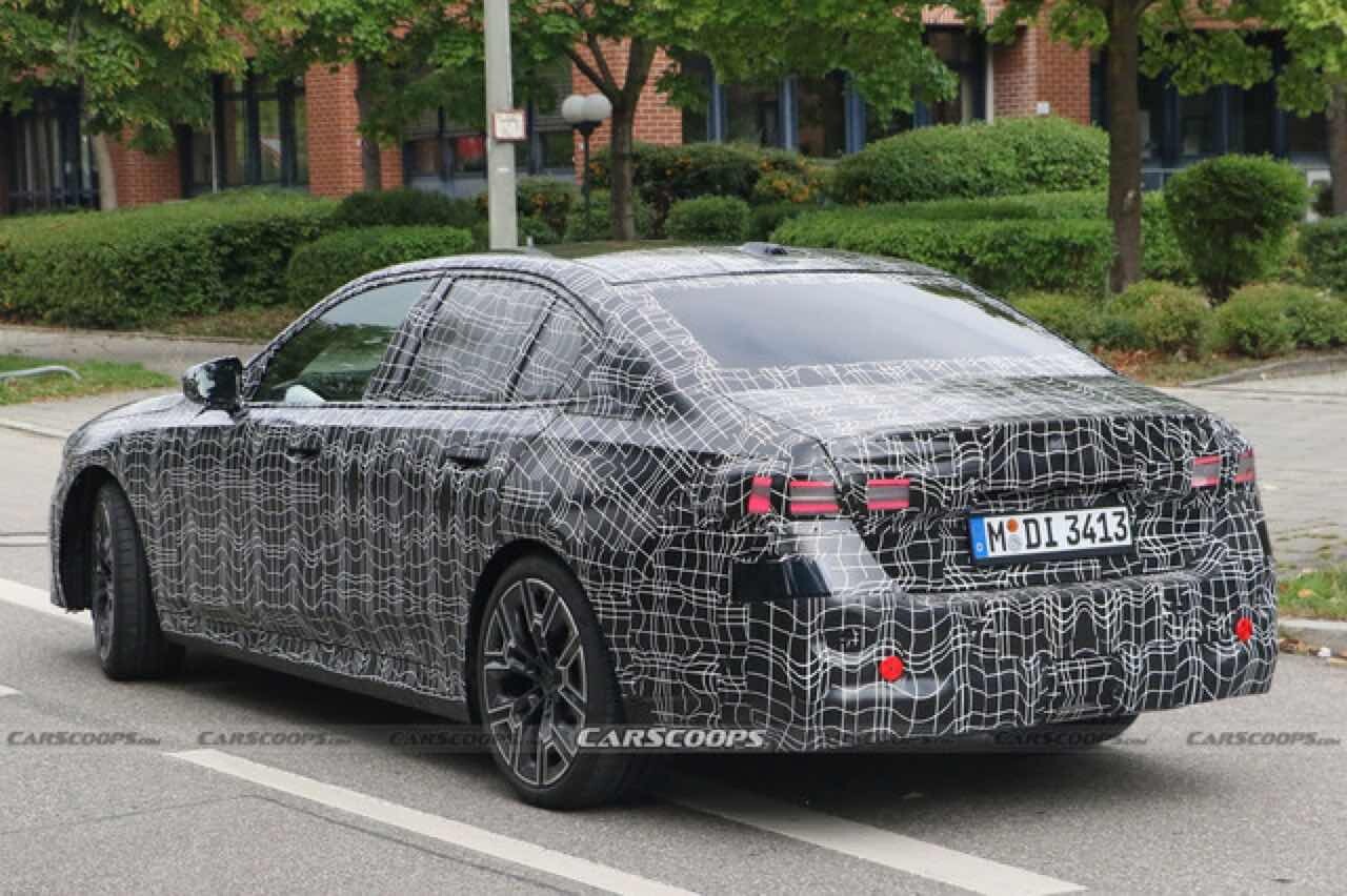 BMW 5시리즈 풀체인지 스파이샷  이미지8