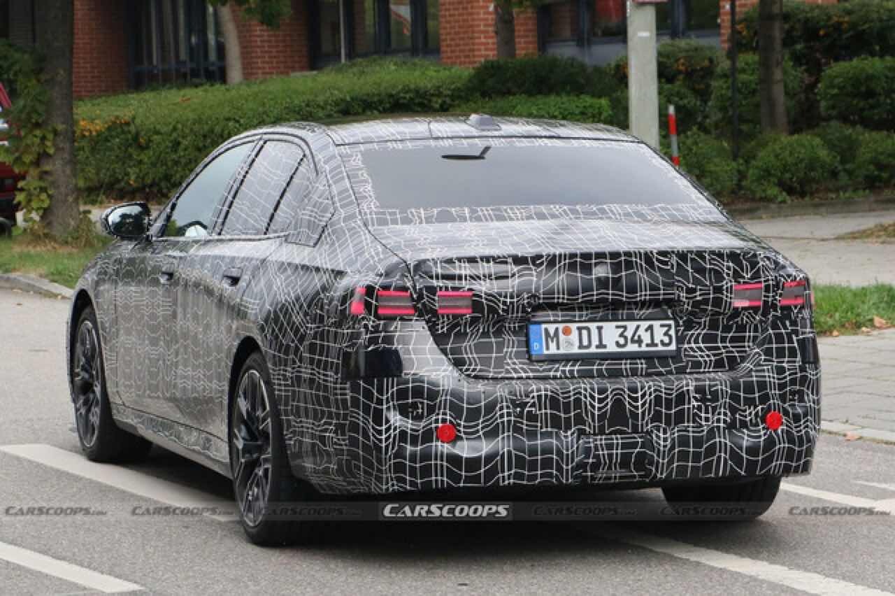 BMW 5시리즈 풀체인지 스파이샷  이미지9