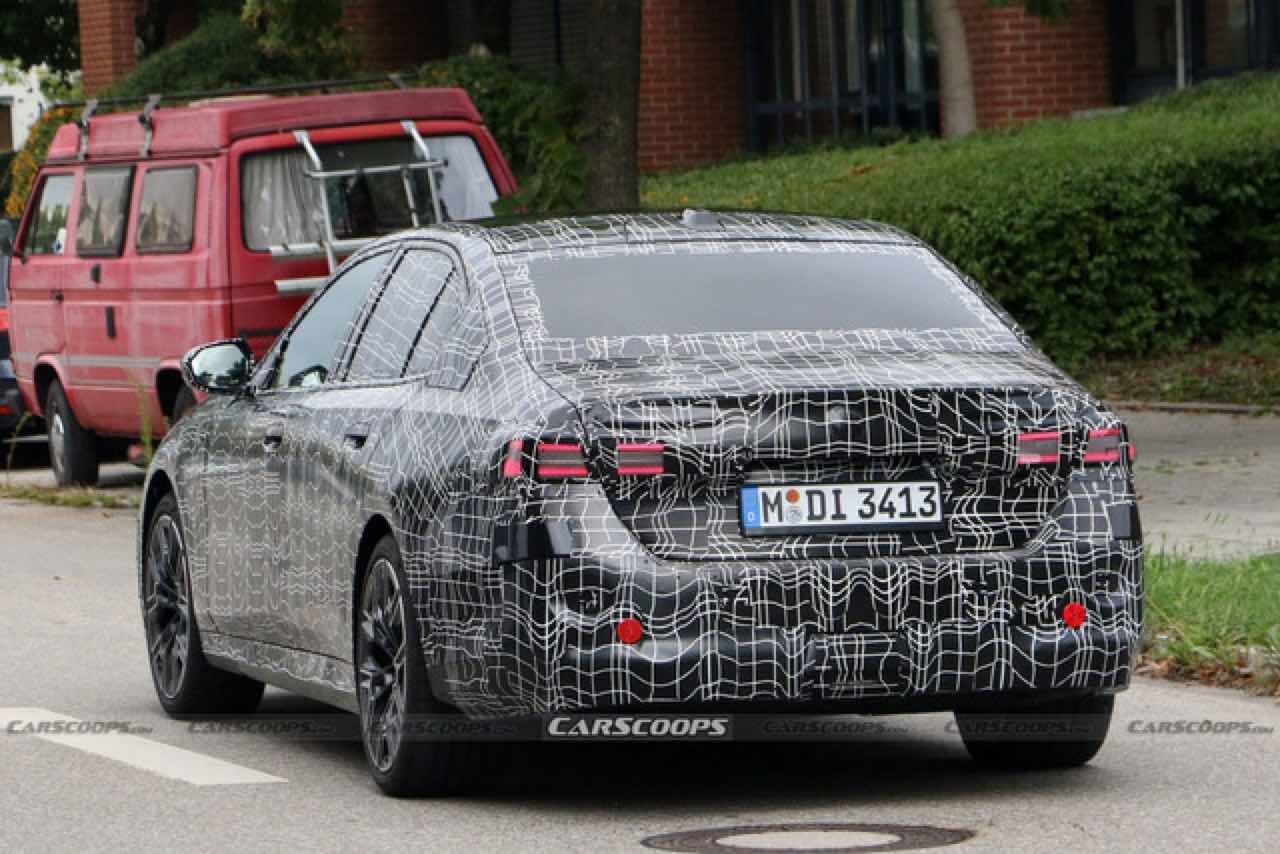 BMW 5시리즈 풀체인지 스파이샷  이미지10