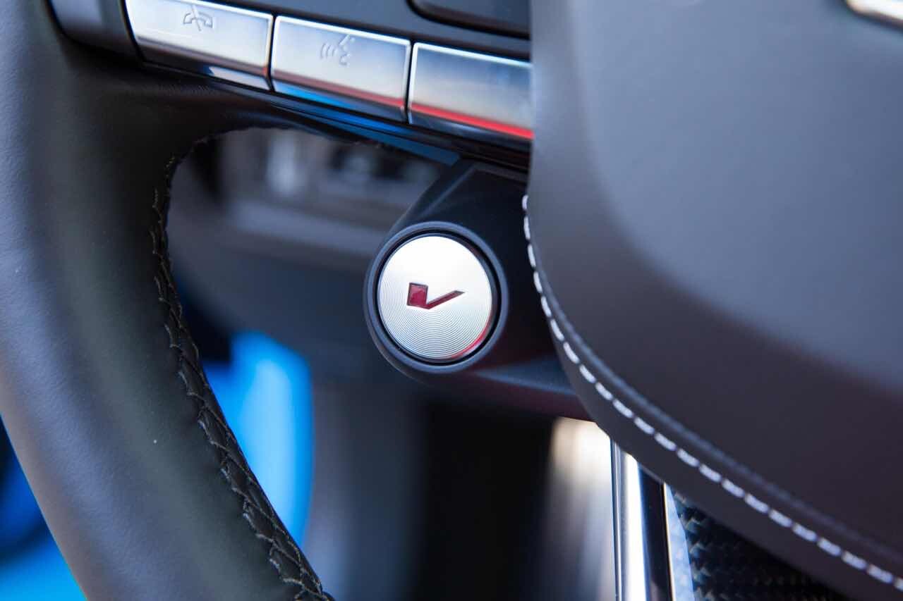 BMW M5를 잡으러 온 미국산 괴물 이미지16