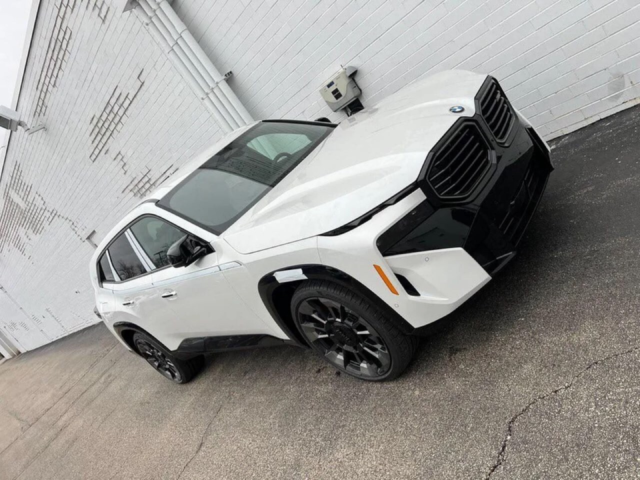 BMW XM 웅장하네요  게시글 썸네일