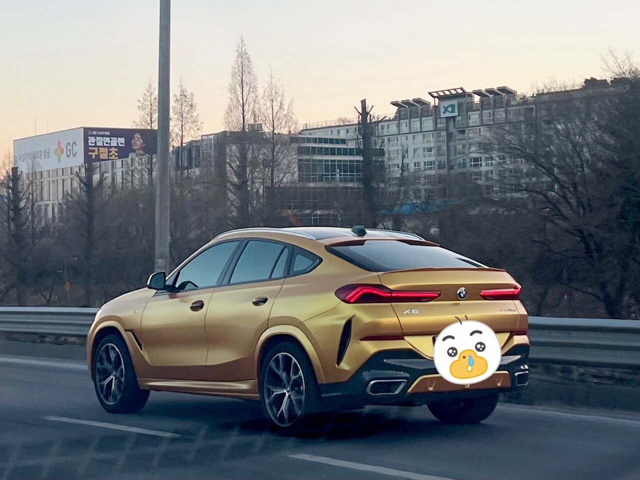 처음보는 BMW X6 컬러 ㅎㅎ 게시글 썸네일