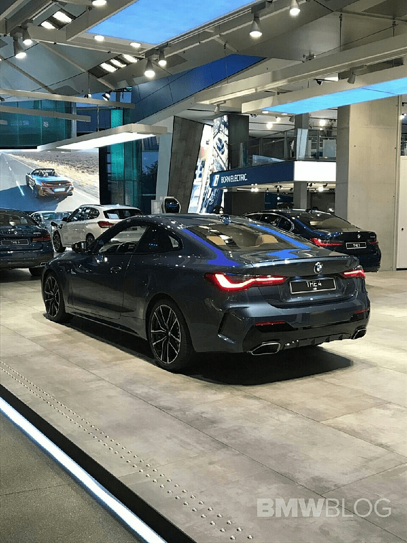 Bmw M440i 전시장 실사  이미지3