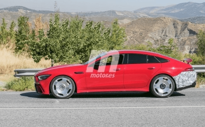 벤츠, 초고성능 PHEV AMG GT4 73 출시 예정.. 이미지1