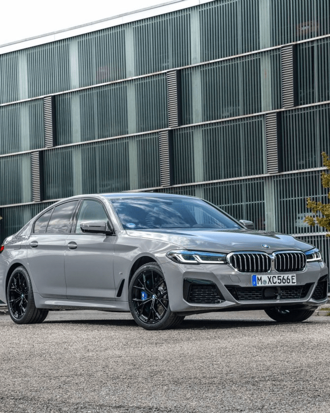 BMW 545e x드라이브 (LCI 버전) 이미지1