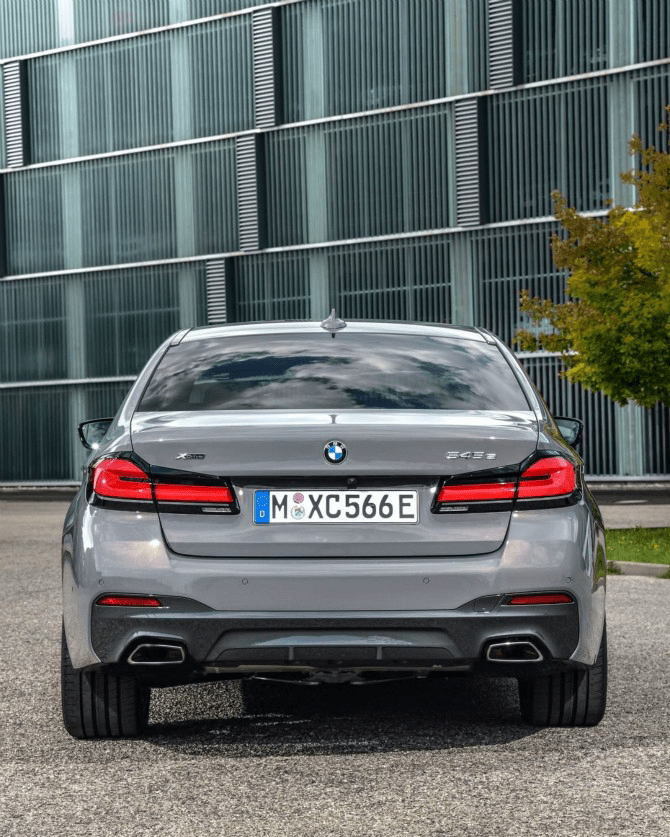 BMW 545e x드라이브 (LCI 버전) 이미지2