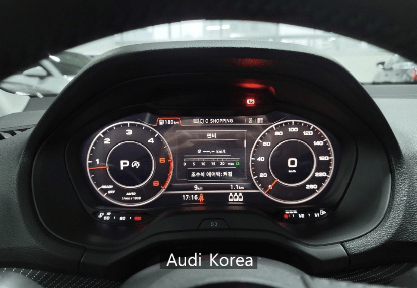 아우디 Q2 전시장 입고 사진 이미지7