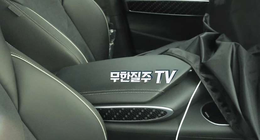 GV70 알칸타라 시트, 카본 패턴 트림 들어가네요 이미지2
