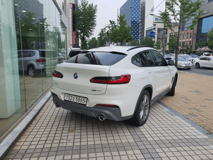 GV70 2.5T 스포츠 패키지 vs X4 20i MSP 이미지5