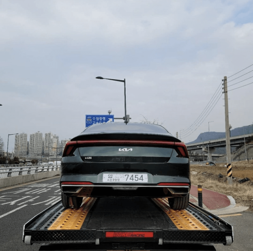 기아 K8 카디프 그린 실사  이미지2
