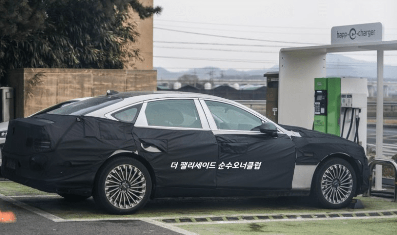 출시 앞두고 있는 제네시스 G80 전기차 이미지5