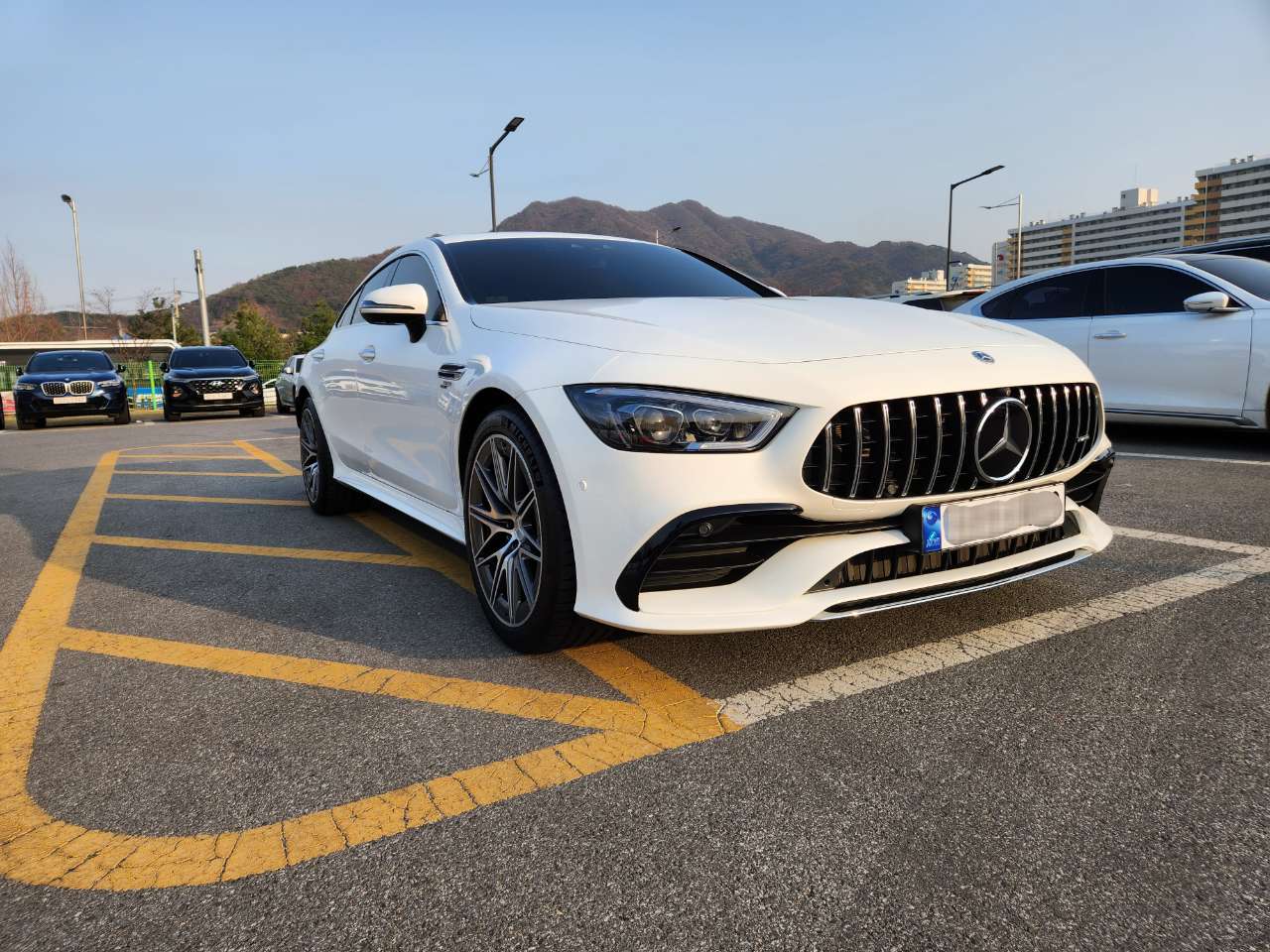 벤츠 AMG GT 43 4MATIC+ 4도어  게시글 썸네일