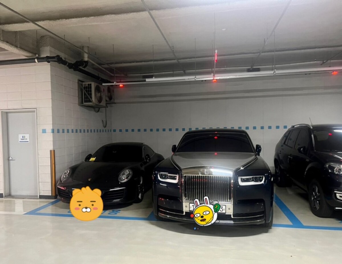주차장에 불법 건축물이 있네요  썸네일