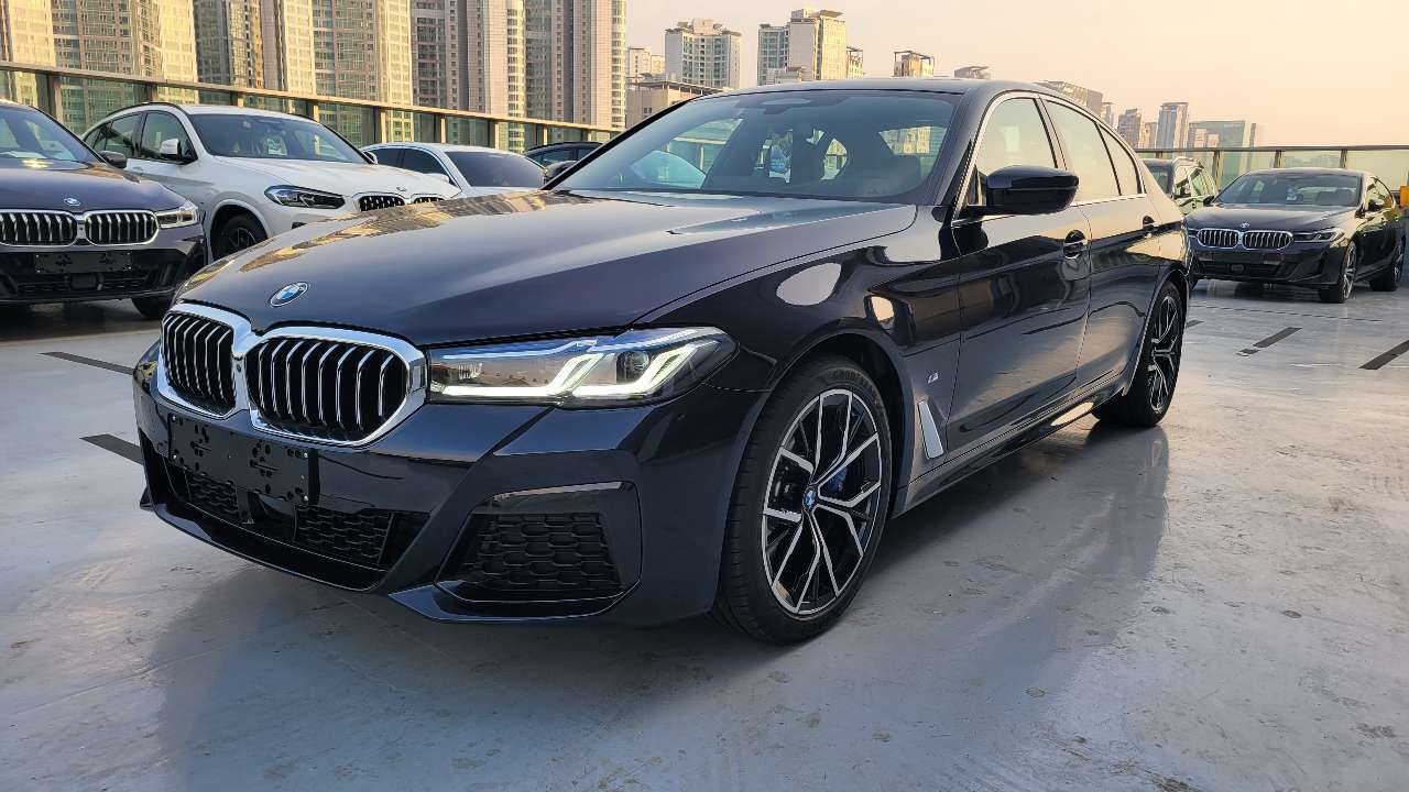 BMW 5시리즈 530i xDrive M 스포츠 패키지 P0-1 게시글 썸네일