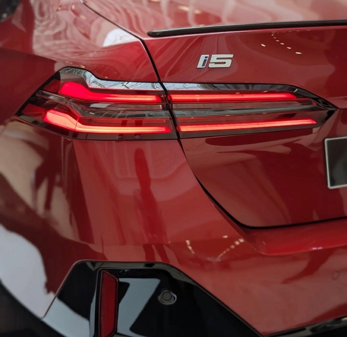 BMW i5 전시차 사진  썸네일