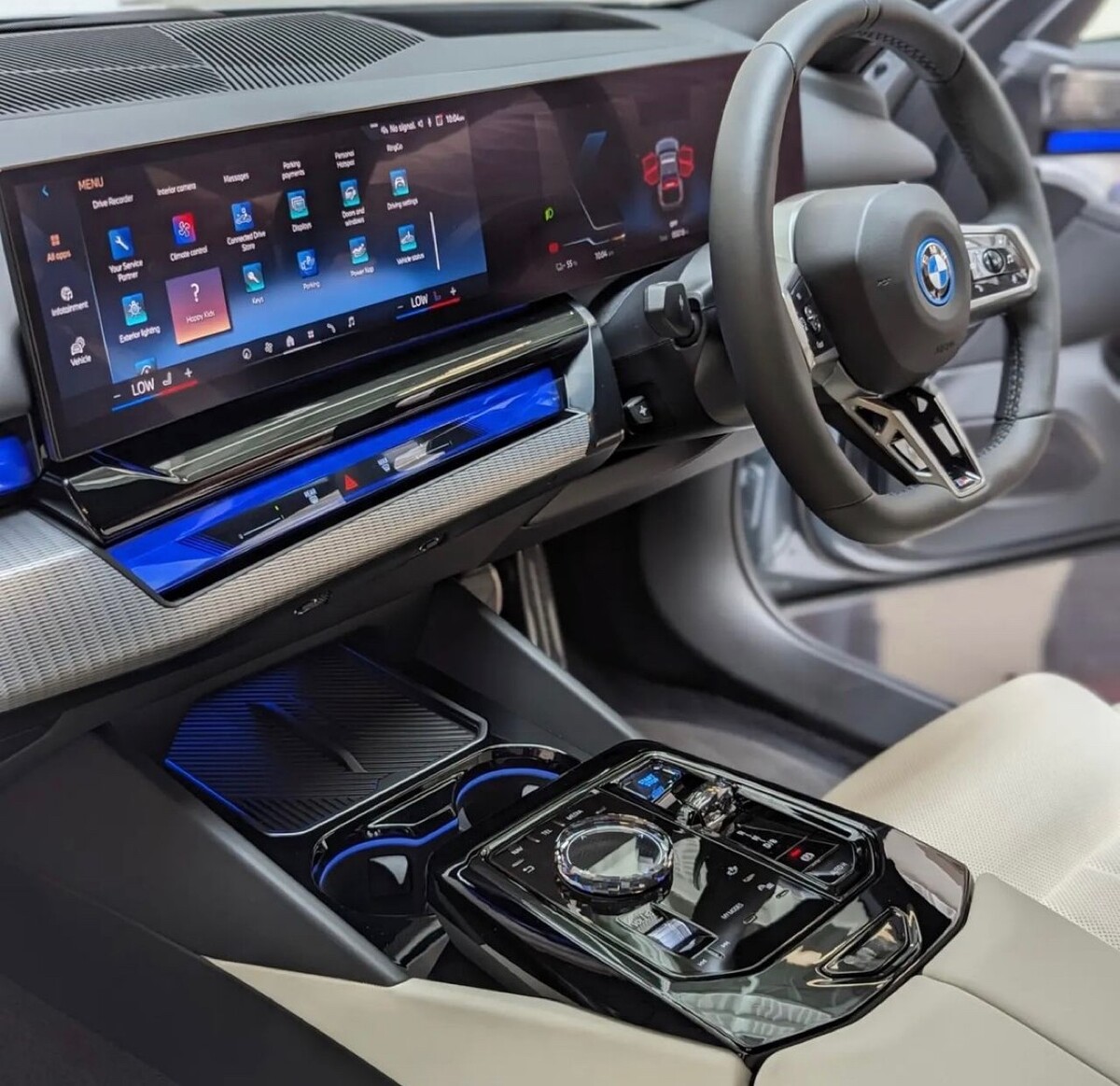 BMW i5 전시차 사진  썸네일