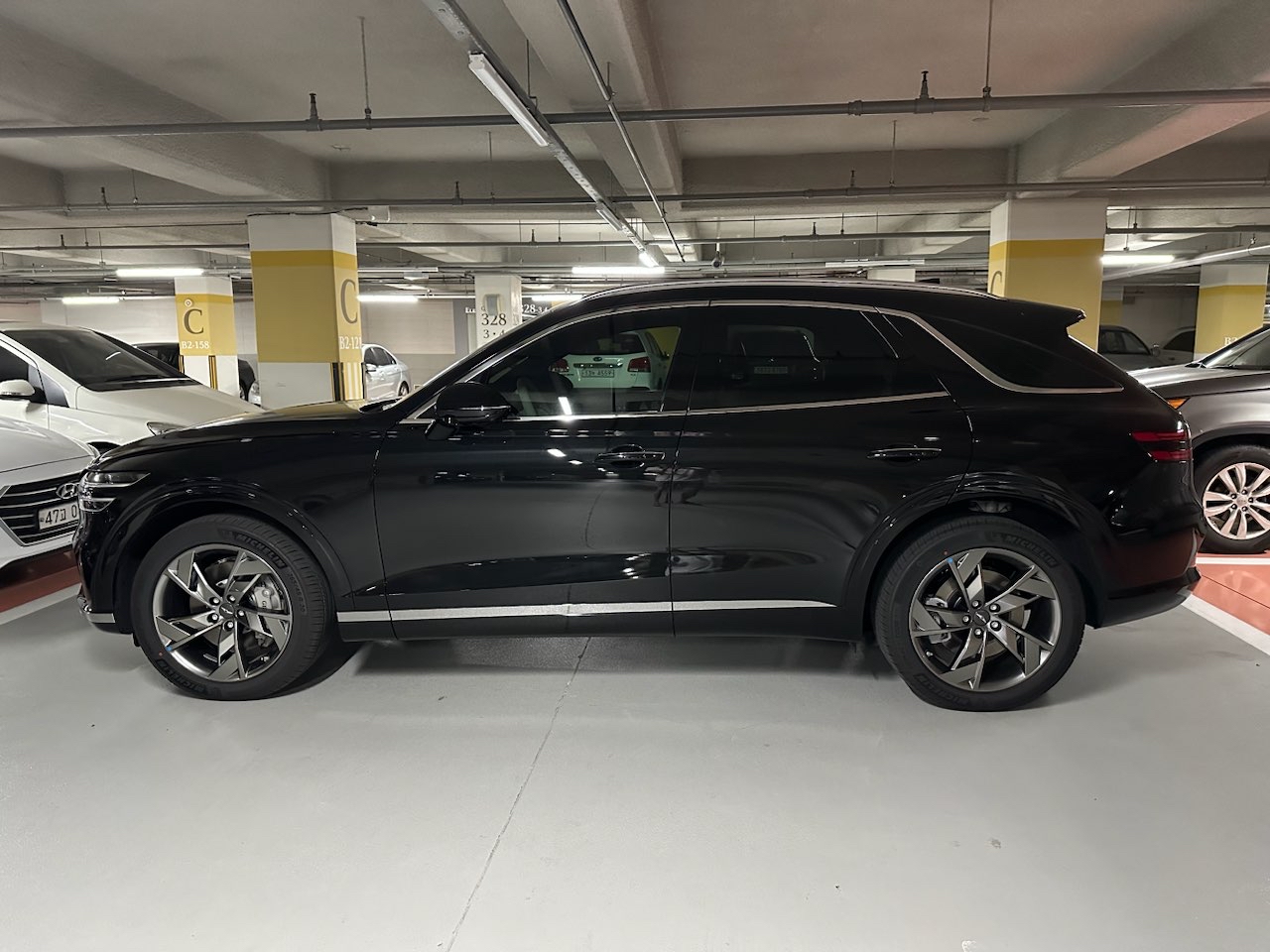 제네시스 일렉트리파이드 GV70 e-AWD 파퓰러 패키지 썸네일 이미지