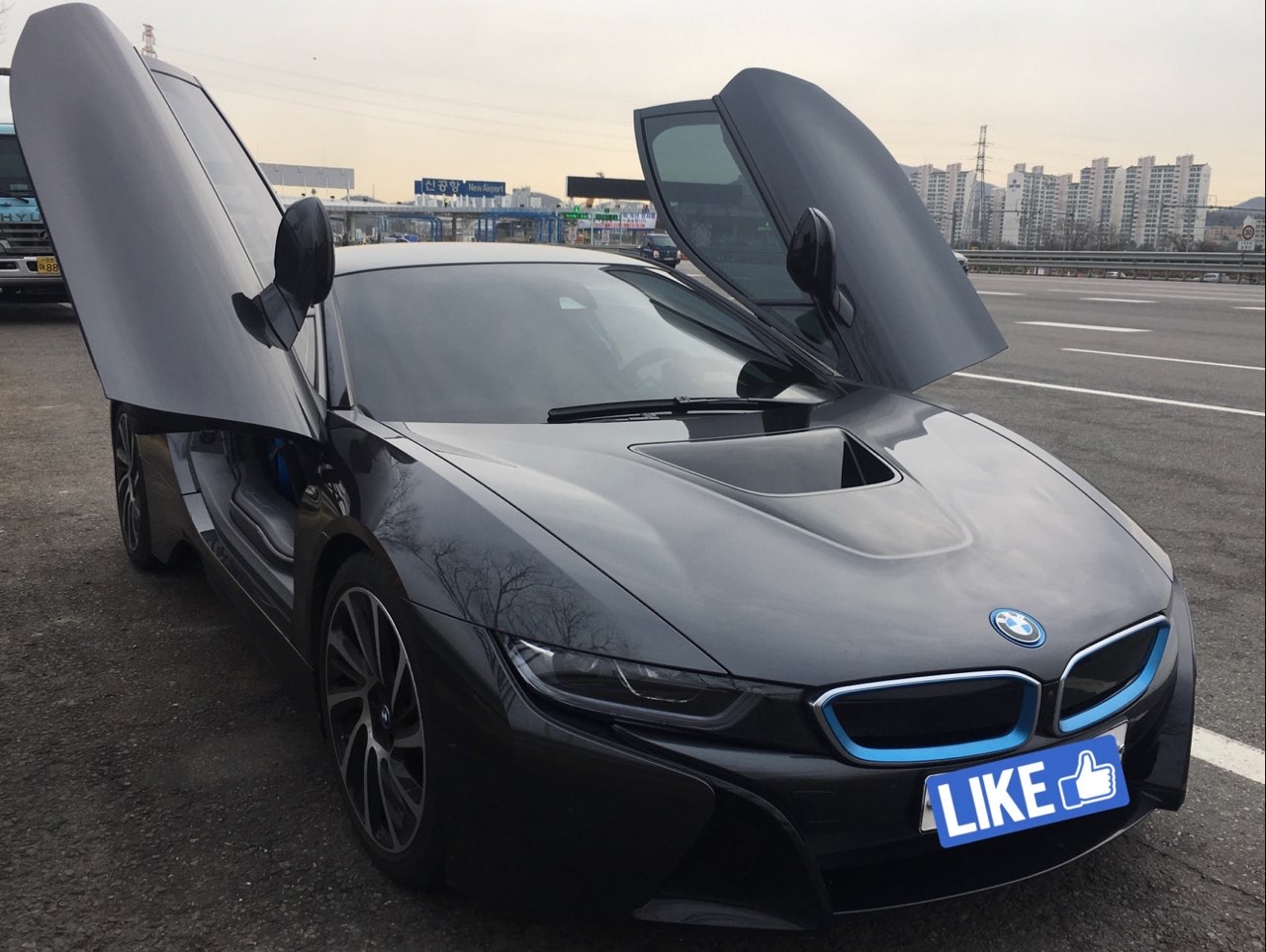 BMW i8 쿠페 게시글 썸네일