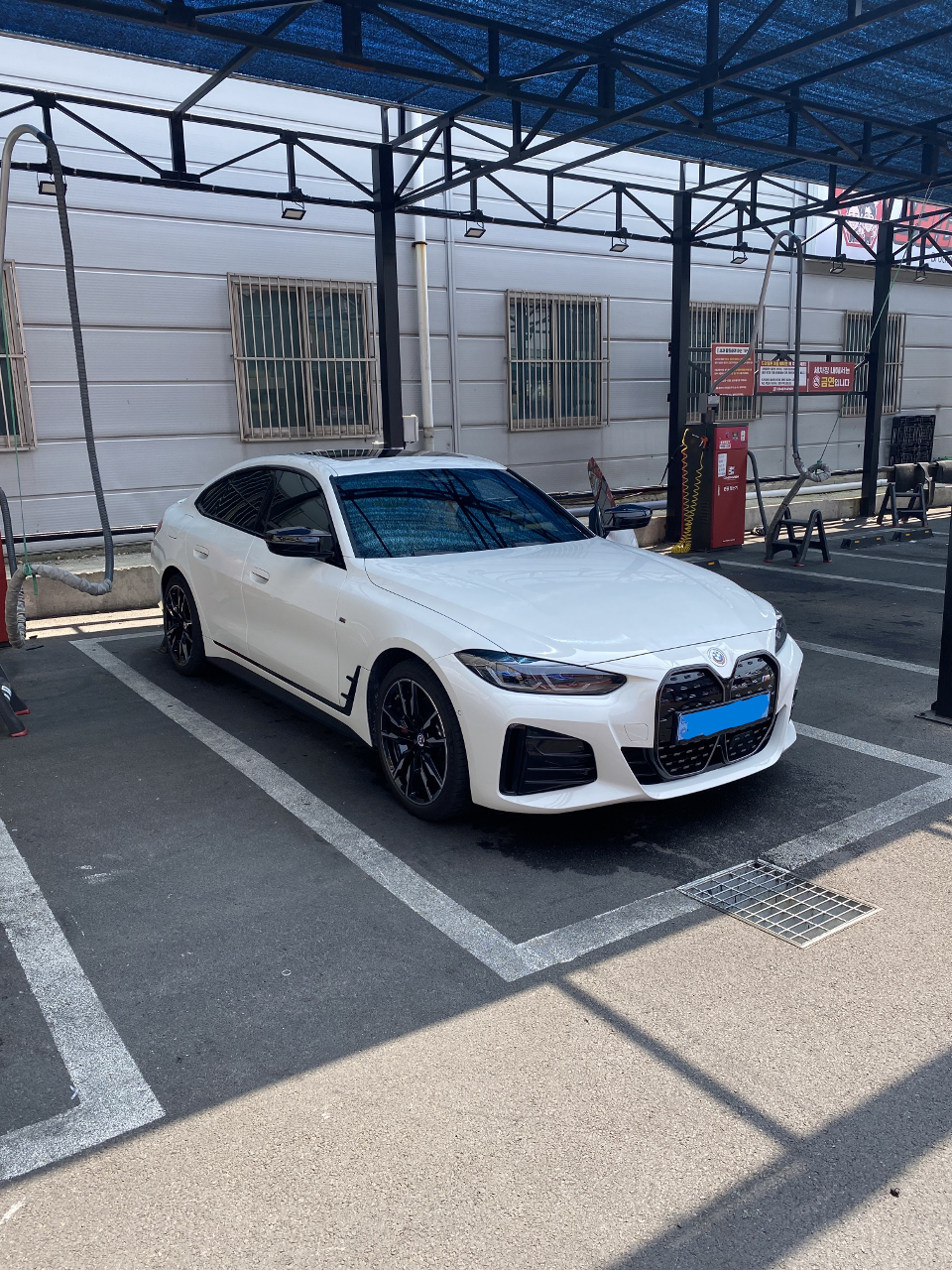 BMW i4 M50 그란쿠페 프로 P2-1 게시글 썸네일