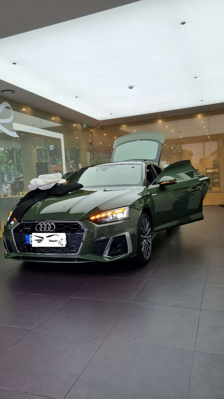 아우디 A5 40 TFSI 콰트로 프리미엄 스포트백  썸네일 이미지
