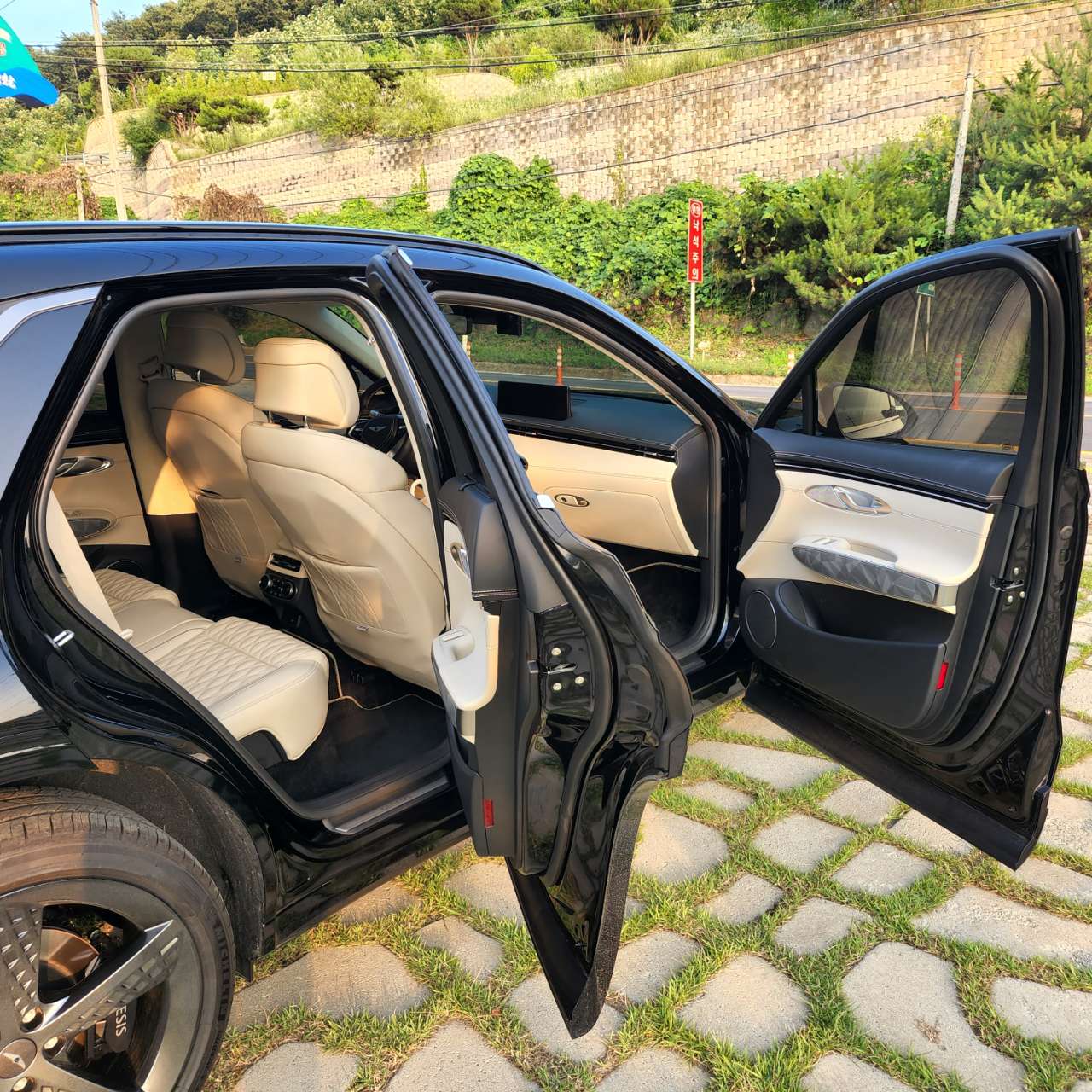 제네시스 GV70 가솔린 2.5 터보 2WD 스포츠 패키지 썸네일 이미지