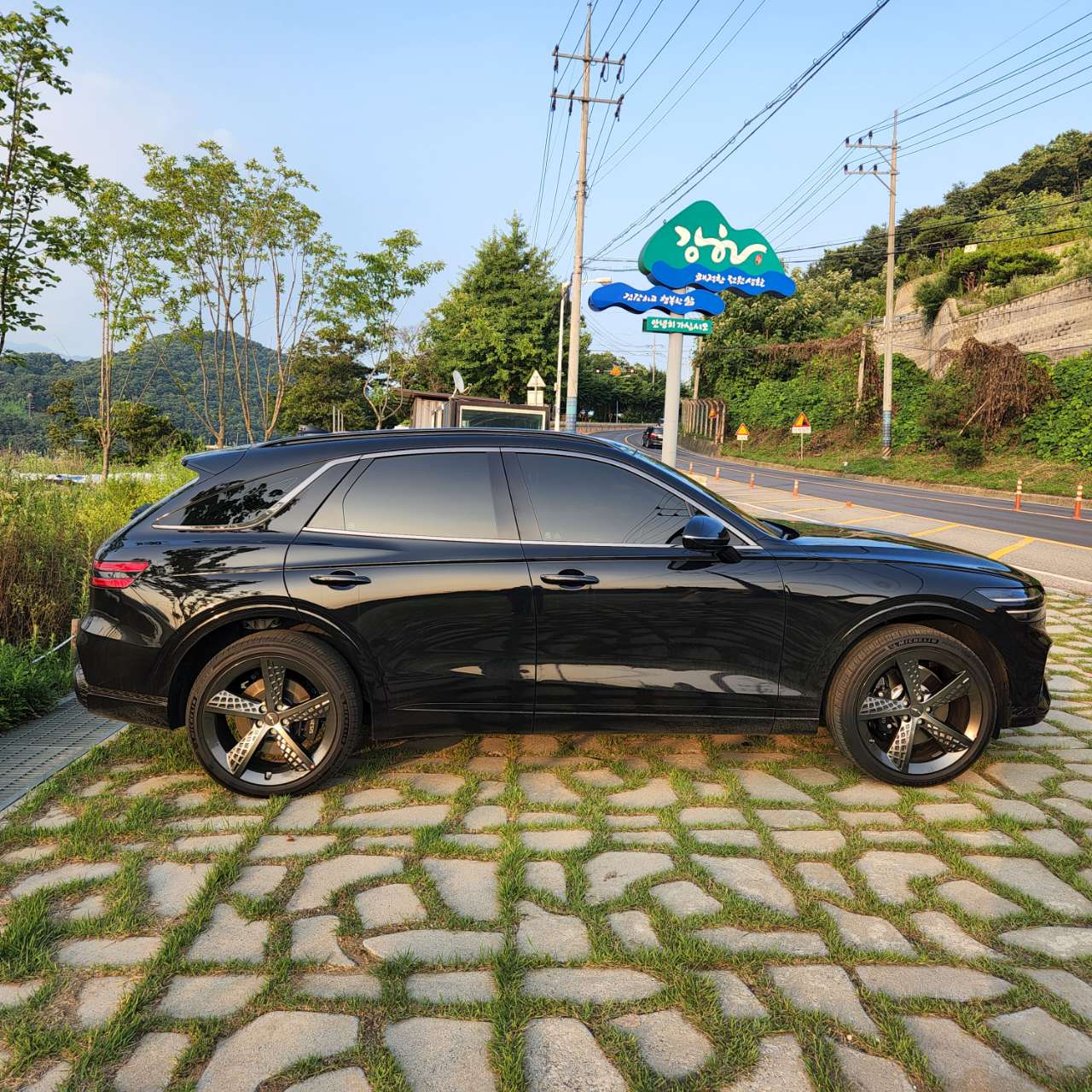 제네시스 GV70 가솔린 2.5 터보 2WD 스포츠 패키지 썸네일 이미지