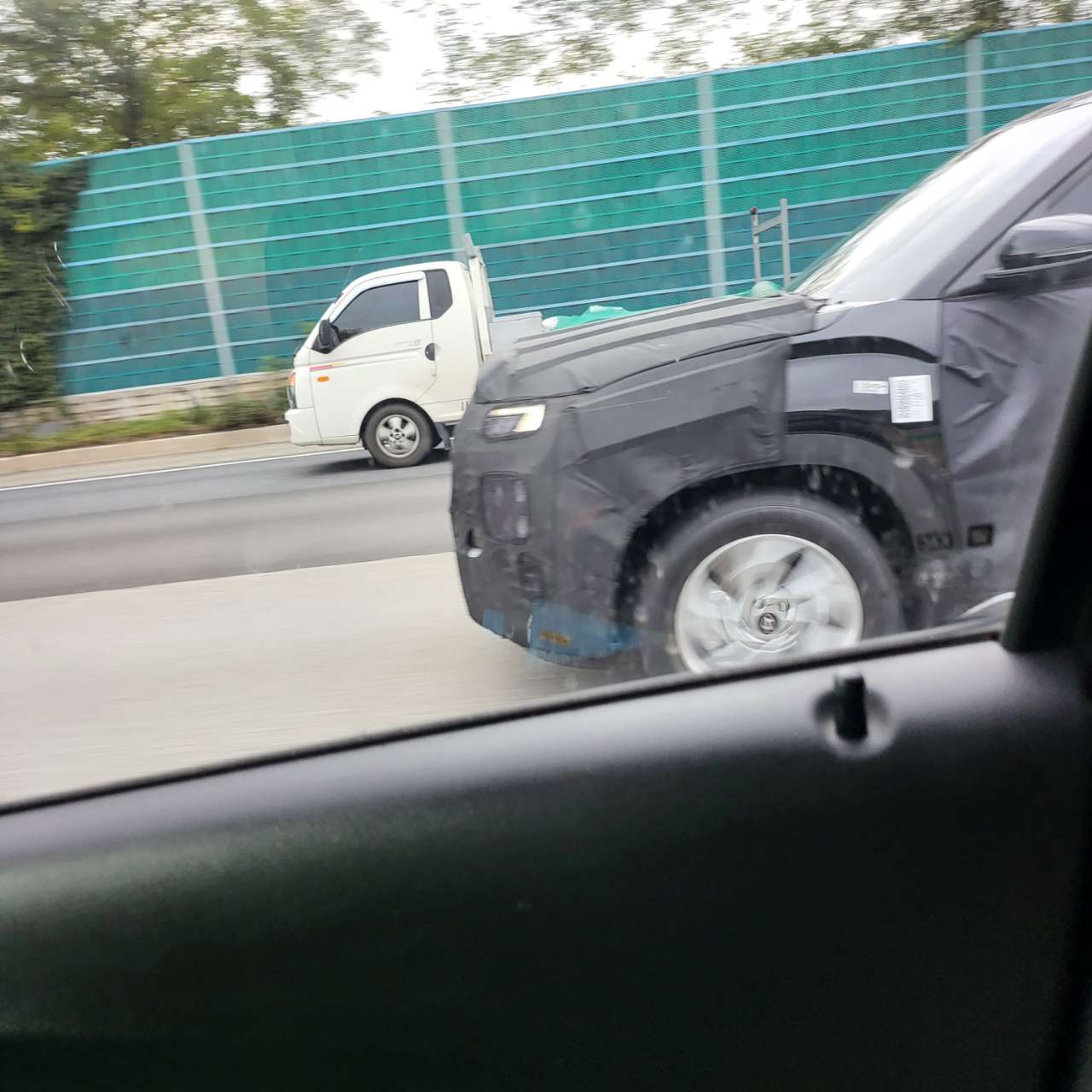 어떤 위장막 차량일까요?? (현대 SUV 위장막) 게시글 썸네일
