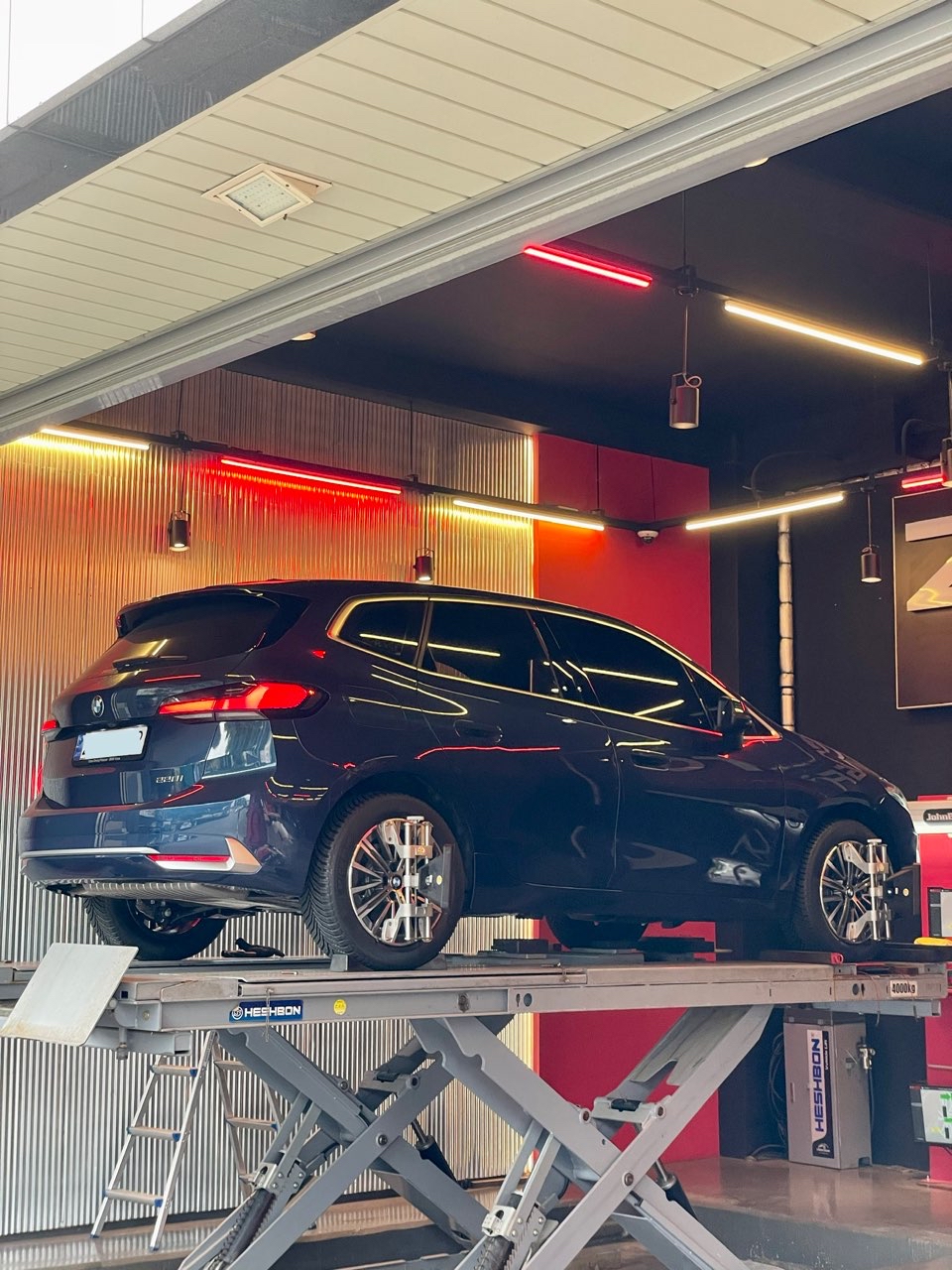 BMW 2시리즈 액티브투어러 220i Lux 썸네일 이미지