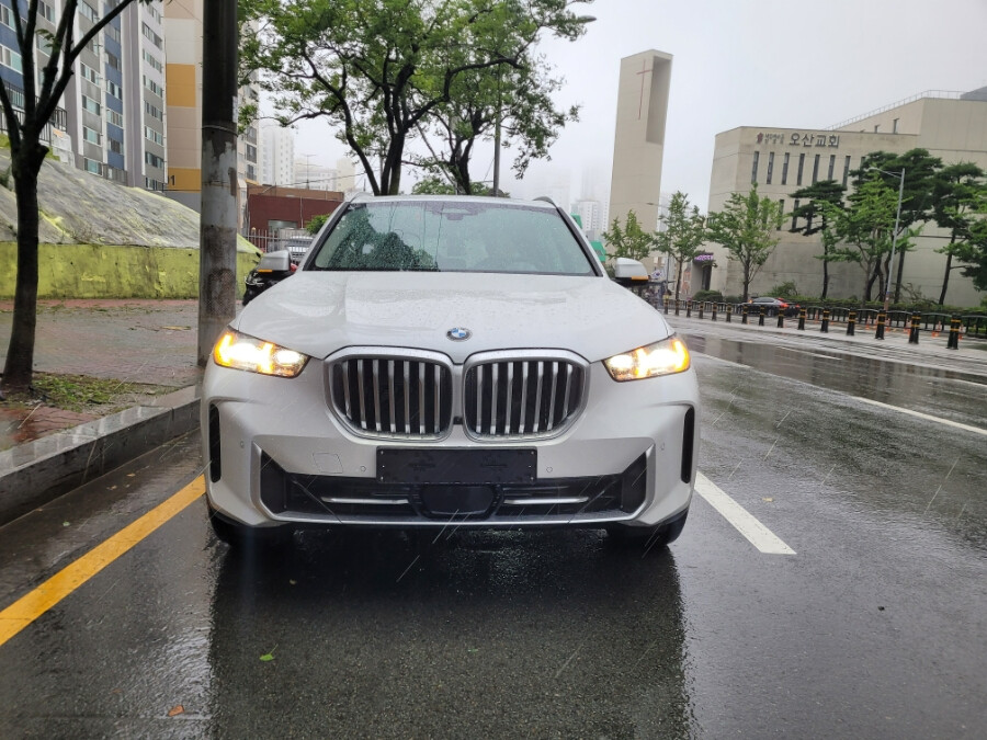 BMW X5 페리 전시차, 출고차 들어왔군요 ^^ 게시글 썸네일